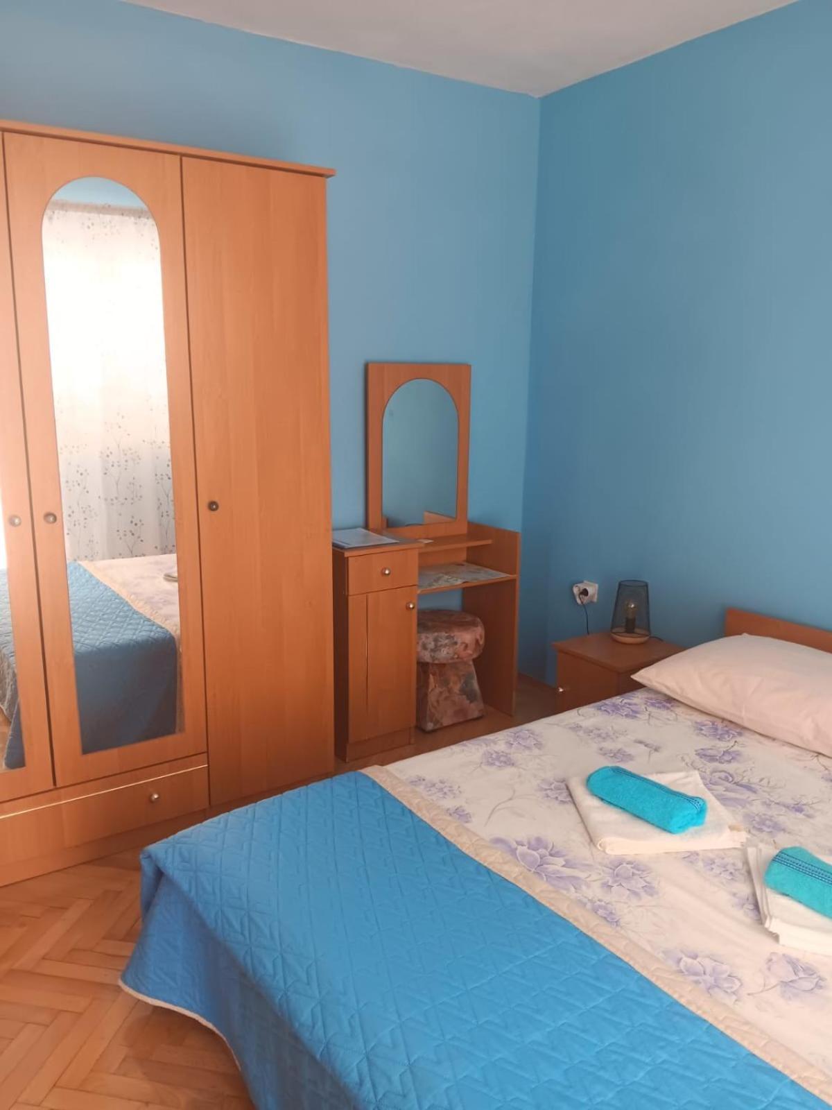 Apartman Tisno Eksteriør bilde