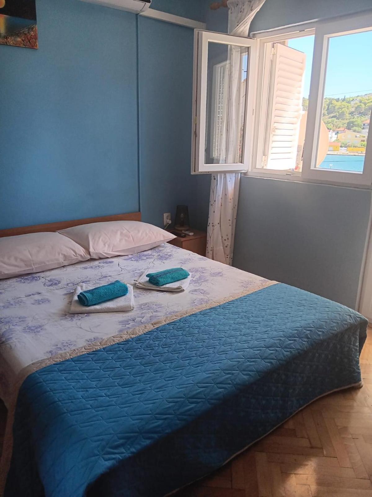 Apartman Tisno Eksteriør bilde
