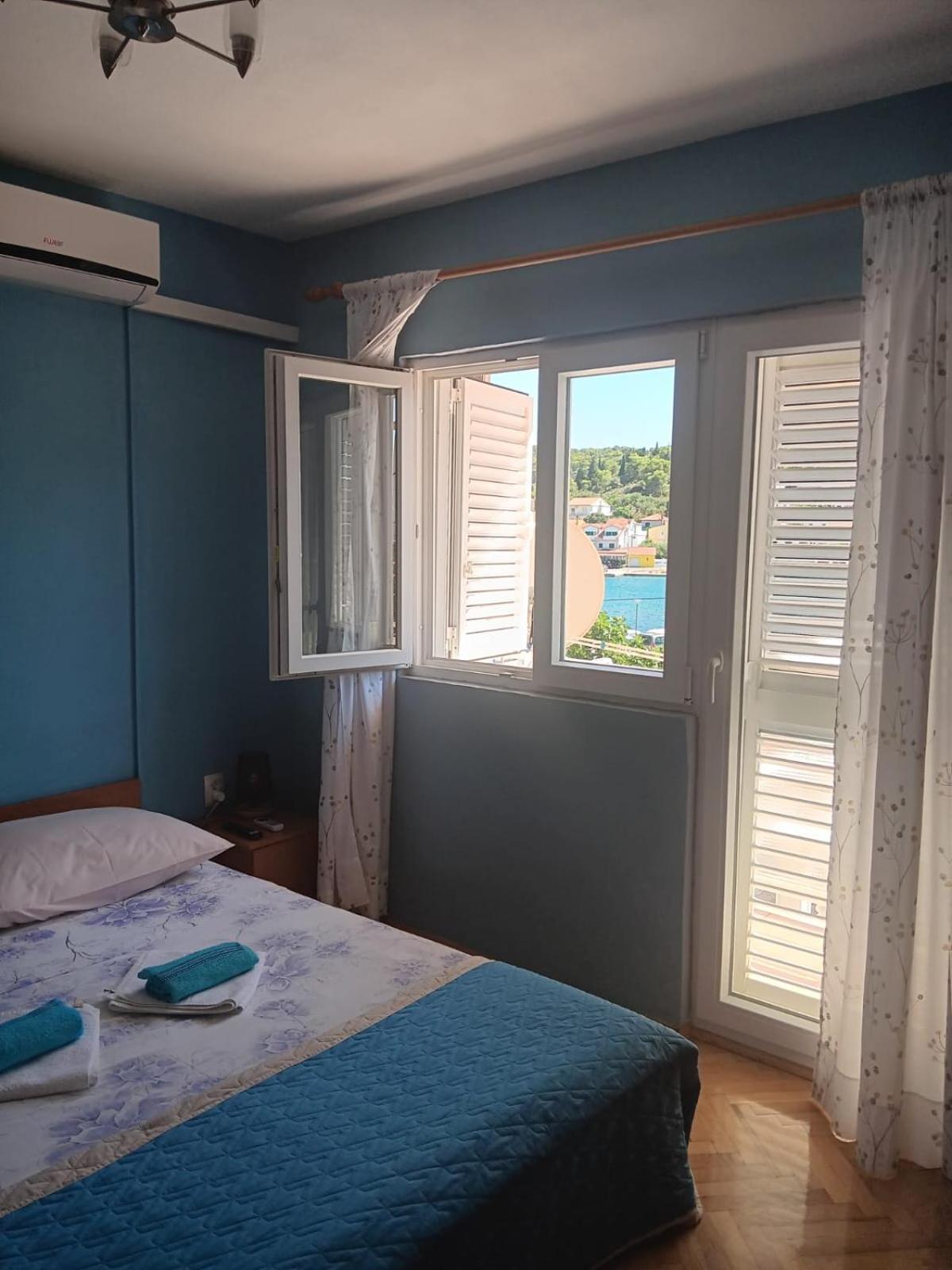 Apartman Tisno Eksteriør bilde