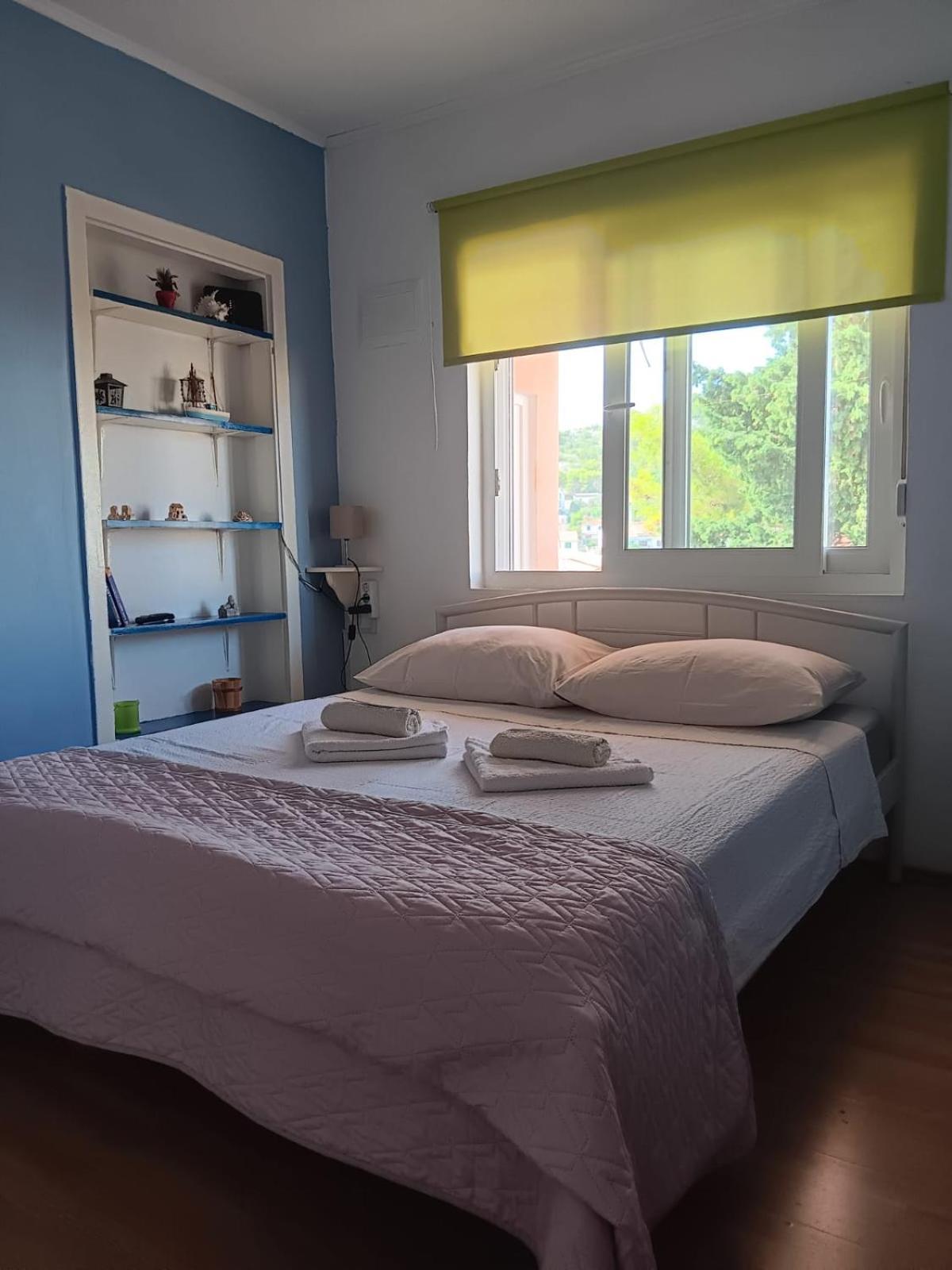Apartman Tisno Eksteriør bilde
