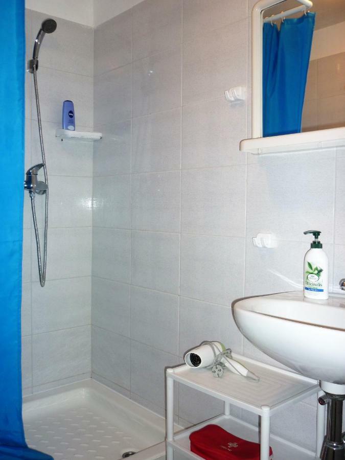 Apartman Tisno Eksteriør bilde